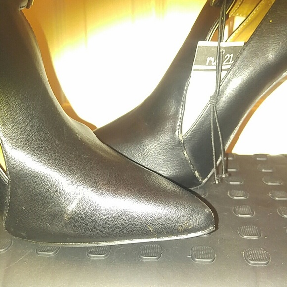 Heels NWT - Picture 4 of 4